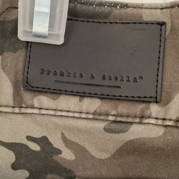 Frankie & Stella Women's Capri Camo Print Pants Lace-up Legs Pockets Army Colors - Picture 5 of 8